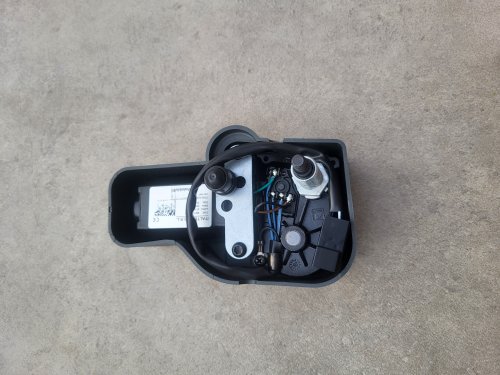 Motorek stěračů zadního stěrače - Manitou